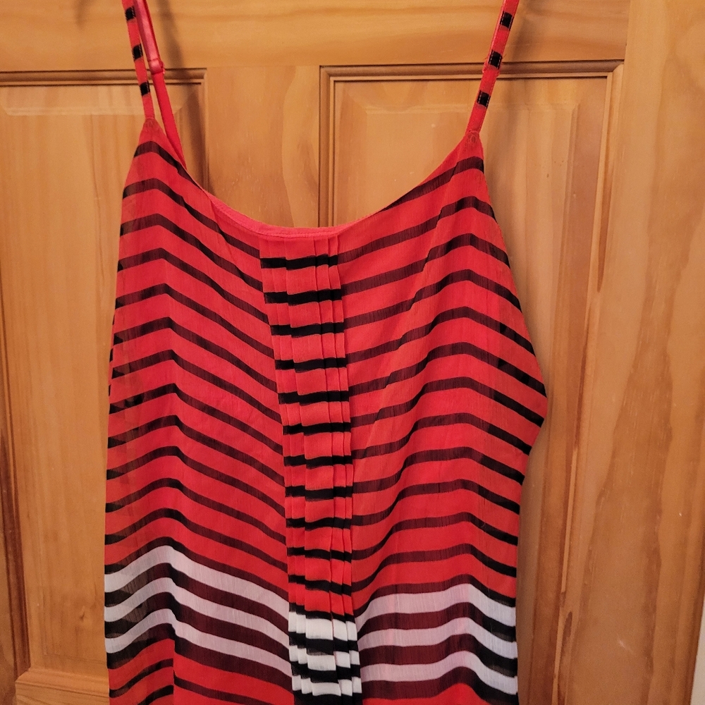 Halter top - Picture 2 of 3